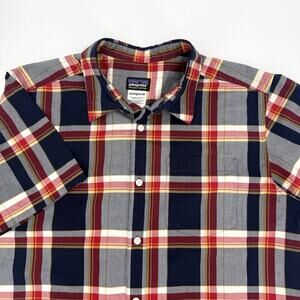 Patagonia Organic Cotton Short Sleeve Plaid Button Up Shirt Mens Medium Blue/Red
